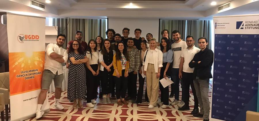 81 İlde Gençlik Siyaset ve Sivil Toplum Programı Demokratik Katılım Kapasite Geliştirme Eğitim Seminerleri - MUĞLA